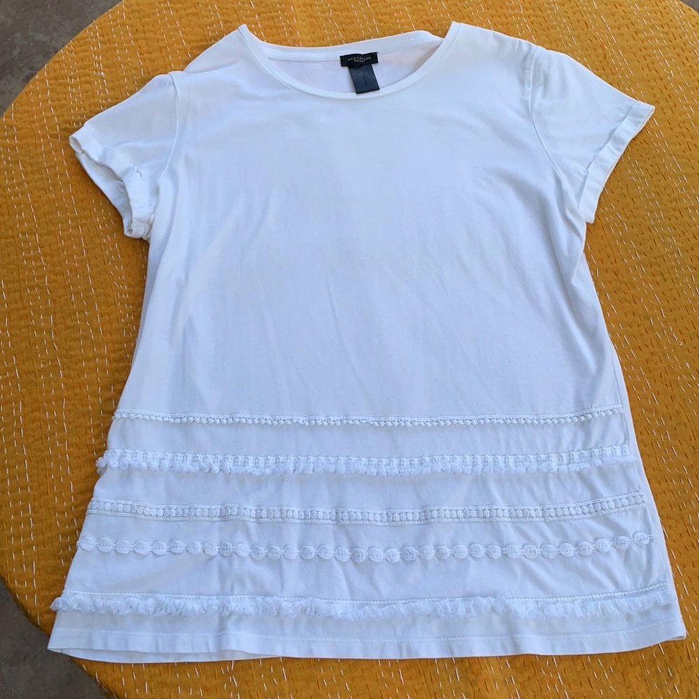 Ann Taylor white tee with fancy bottom